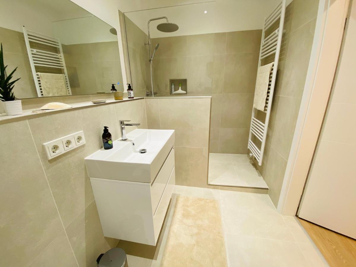 Raum2Go - No1 Modernes Ruhiges 2-Schlafzimmer Apartment City & Park فيسبادن المظهر الخارجي الصورة